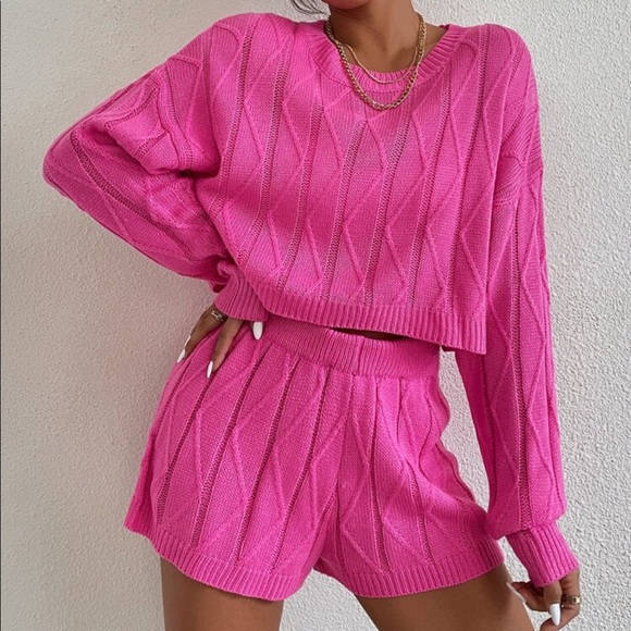 Hot Pink Over Sized Sweater Crop Top & Short Lounge Set - Picture 4 of 10